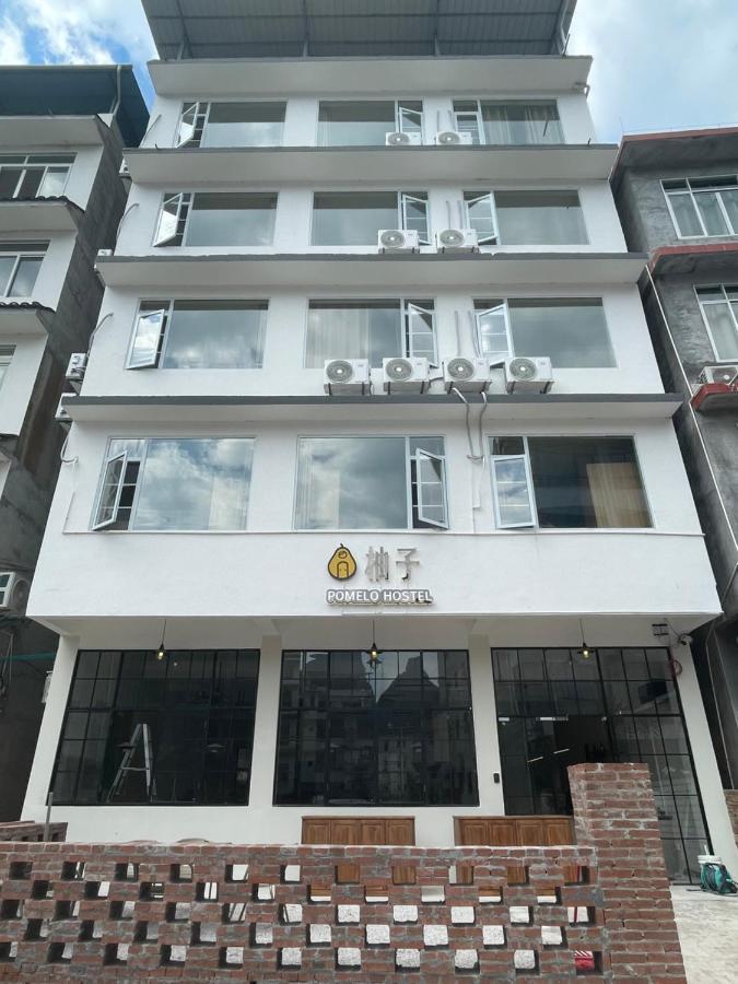 Pomelo Hostel Xingping Яншо Экстерьер фото
