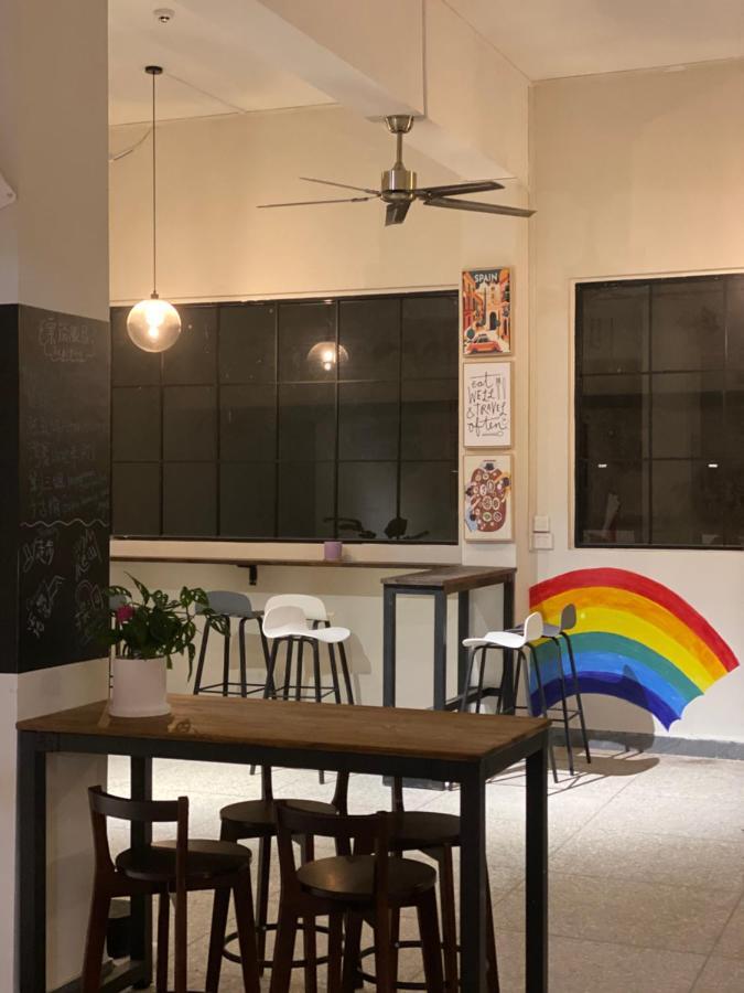 Pomelo Hostel Xingping Яншо Экстерьер фото