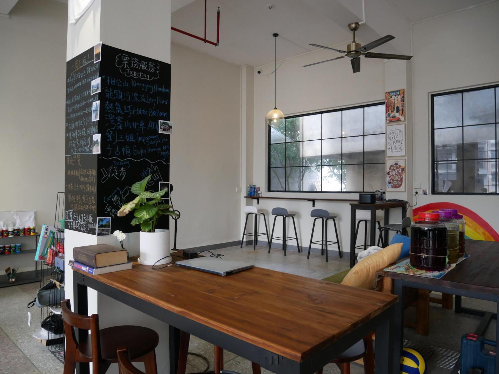 Pomelo Hostel Xingping Яншо Экстерьер фото