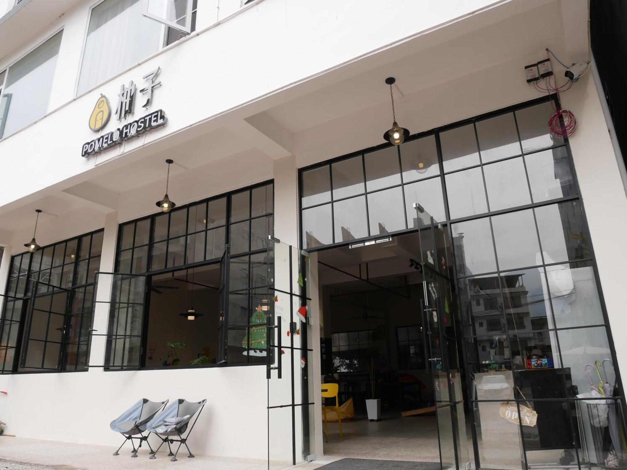 Pomelo Hostel Xingping Яншо Экстерьер фото
