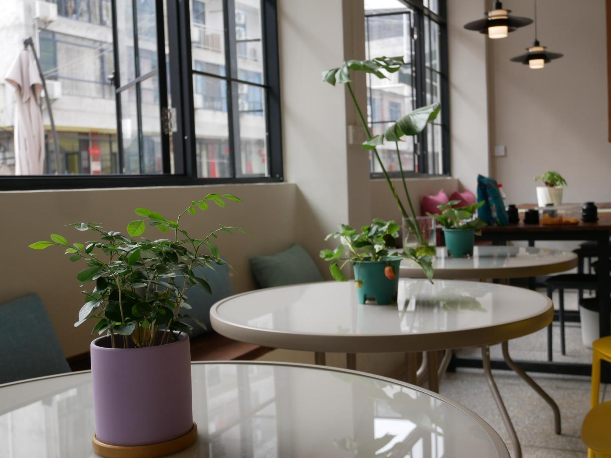Pomelo Hostel Xingping Яншо Экстерьер фото